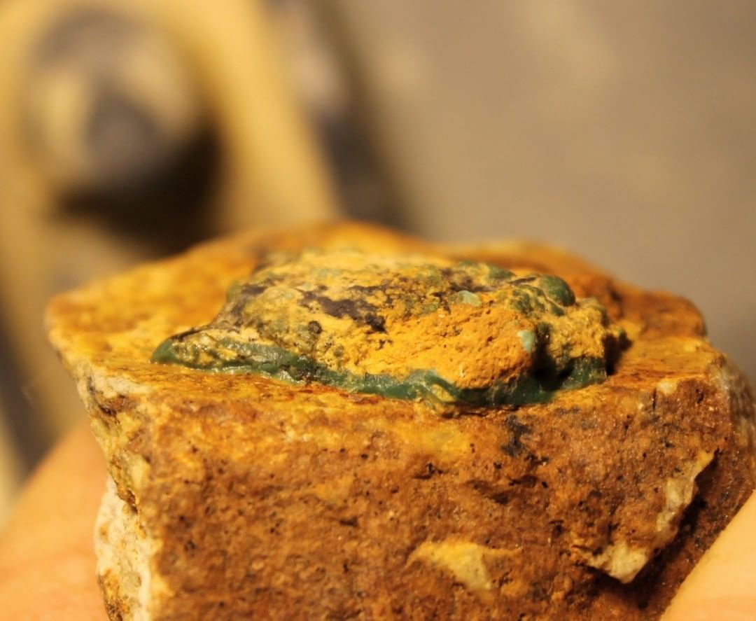 …a turquoise nugget sitting on a rock. (Stone Mountain Turquoise NFS) On to the rock saw
